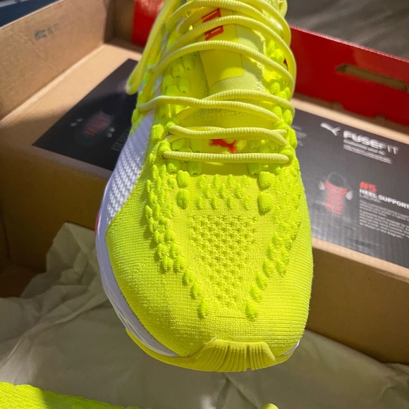 Like New Puma Speed 300 racer Neon yellow .. pink and white 8.5 in woman’s - Picture 10 of 11